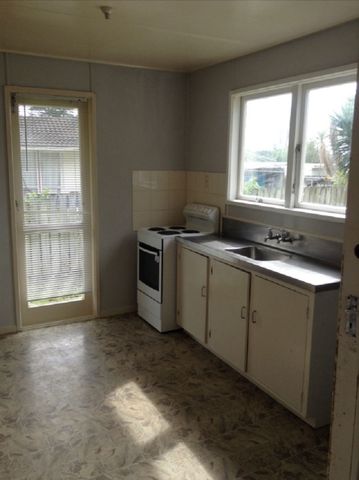 Wonderful Sunny Home in Waiuku - Photo 3