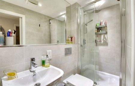 2 Bed Flat, Marco Island, NG1 - Photo 5