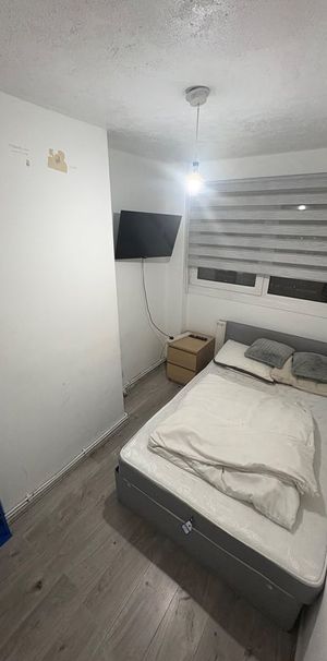 Room in a Shared House, Greenwood Road, E13 - Photo 1