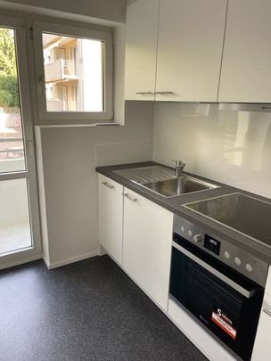 Neu renovierte und attraktive schöne 3 Zimmerwohnung an ruhiger Lage mit neuer Küche und WC/Bad - Photo 1