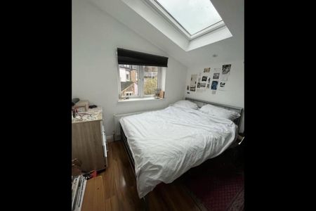 Room in a Shared House, Friern Road, SE22 - Photo 2