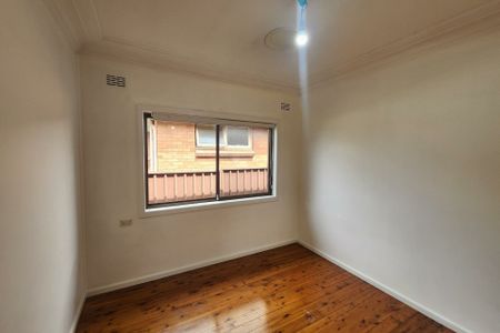 Available 12 December - Photo 4