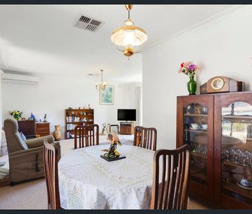 Spacious Home - Photo 2