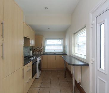 2 bedroom terraced house to rent - Photo 4