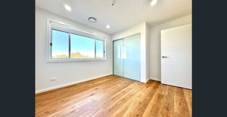 Elegant 5-Bedroom Home for Rent with Modern Features and Spacious Backyard! - Photo 3