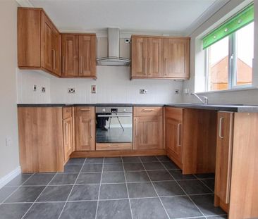 3 bedroom semi-detached house to rent - Photo 4