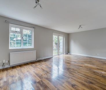 4 bedroom detached house to rent - Photo 3