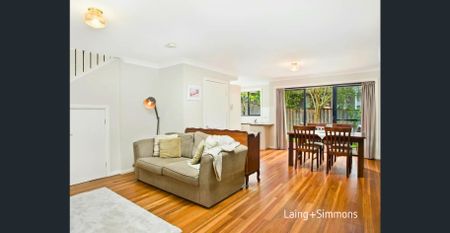 Contemporary two-bedroom townhouse in great location - Photo 2