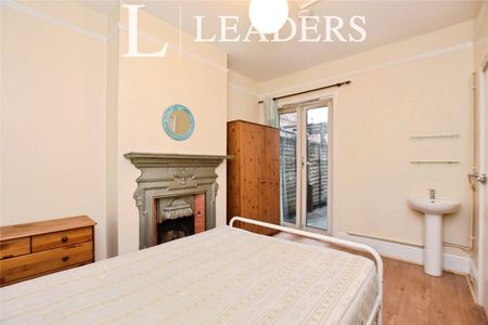 1 bedroom house to rent London Road, Bishop's Stortford, Hertfordshire, CM23 - Photo 2