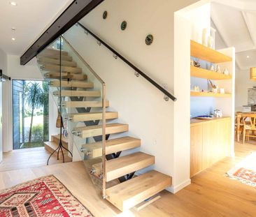 Stunning Coastal Executive Home in Picnic Bay - Photo 5