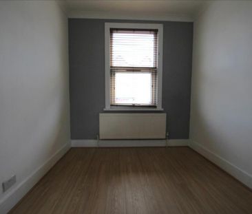 4 bedroom terraced house to rent - Photo 3