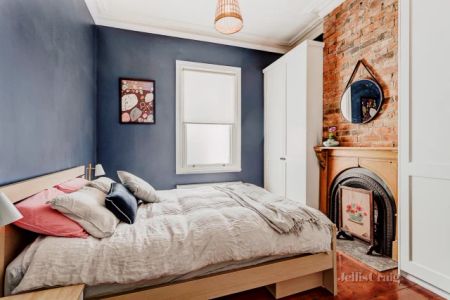 3 Bed, 1 Bath - Photo 4