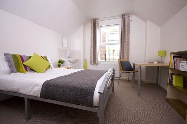 5 bedroom house to rent - Photo 1