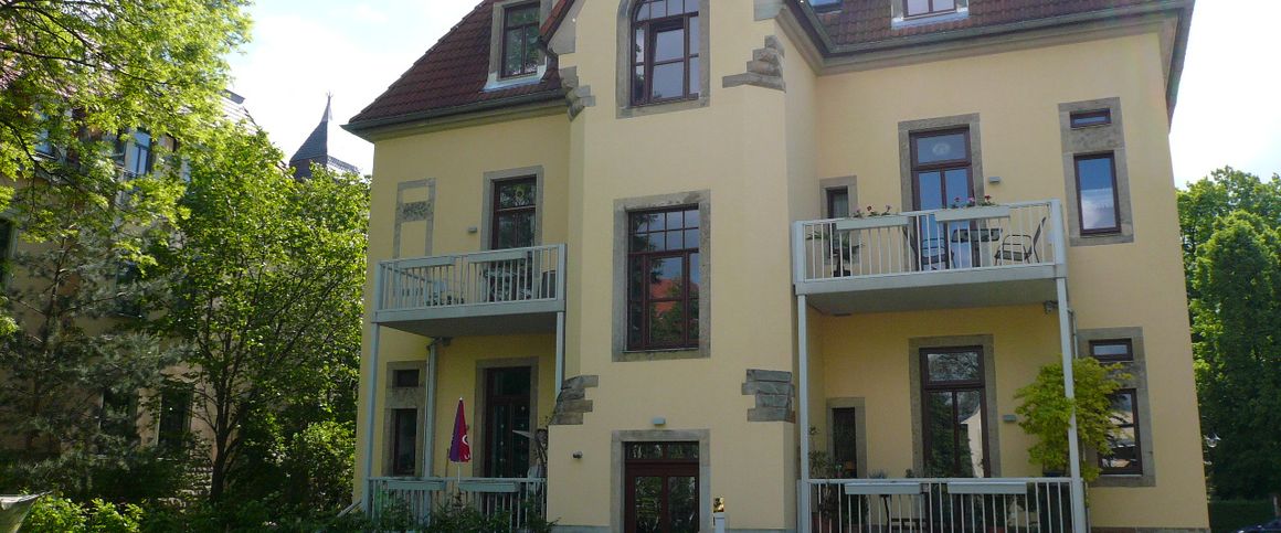 Denkmalperle - Nähe "Großer Garten"! Hochwertige 3-Zimmer- Wohnung mit Balkon und eigenen Garten! - Foto 1