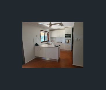 BRICK HOME IN GREAT LOCATION - Photo 2