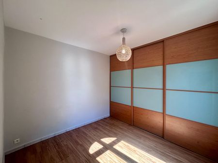 Location Appartement 4 pièces 79m² - Photo 2