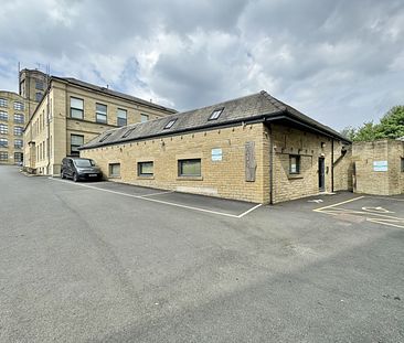 TWO BEDROOM PART FURNISHED DUPLEX STYLE APARTMENT LOCATED AT BLAKERIDGE MILL VILLAGE IN BATLEY. ON SITE GYM AND POOL FACILITY AVAILABLE (ONE OFF FEE). ONE ALLOCATED PARKING SPACE. CALL TUDOR SALES & LETTINGS TODAY FOR MORE INFORMATION OR TO ARRANGE A VIEWING. - Photo 1