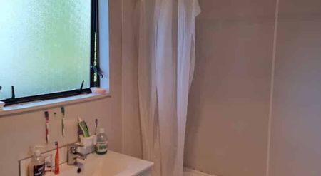 Tidy 2 bedroom - Photo 5