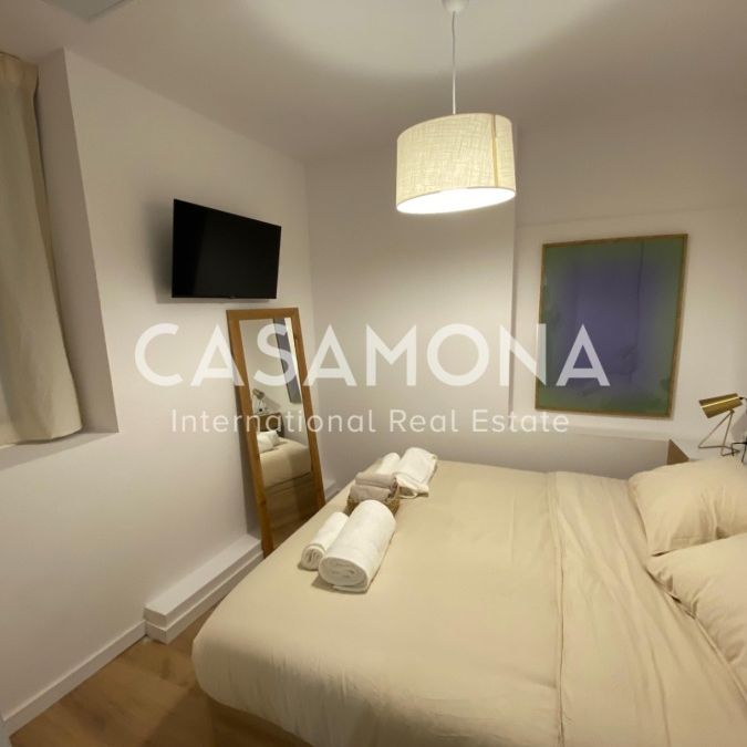 Co-Living Room with a Private Bathroom Perfectly Located on La Rambla - Photo 1