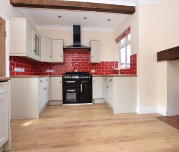 4 bedroom semi-detached house to rent - Photo 5