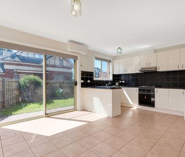 Freshly Refurbished Three-Bedroom Unit - Photo 5