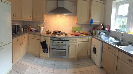 1 bedroom in a house share to rent - Photo 5