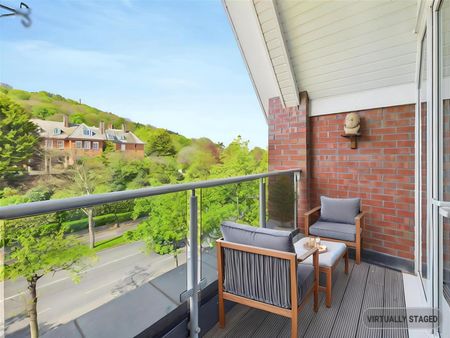 1 bedroom Flat To Let - Photo 5