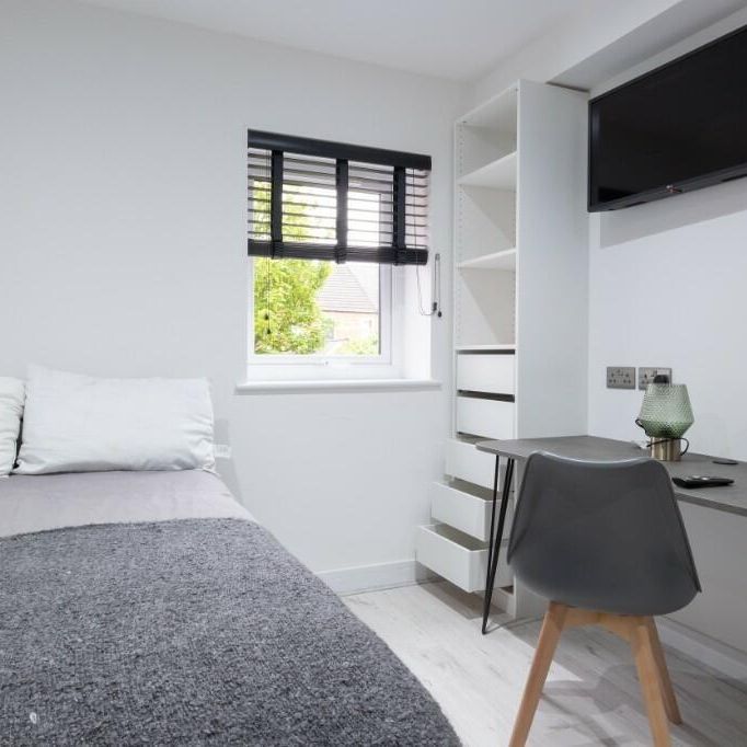 6 bedroom house to rent - Photo 1