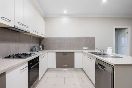 Executive Furnished Central Home - Photo 4