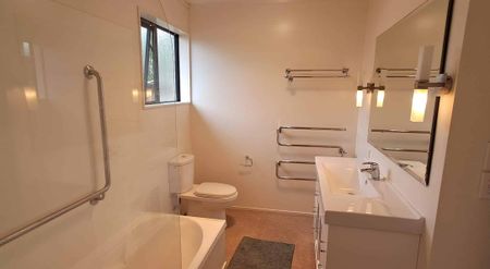 SPACIOUS OPEN LIVING, 3 BDRM, HOME WITH SECURITY - Photo 5