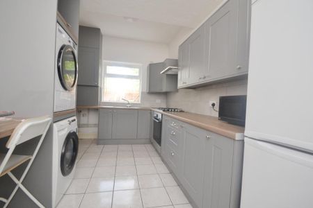 5 bedroom terraced house to rent - Photo 5