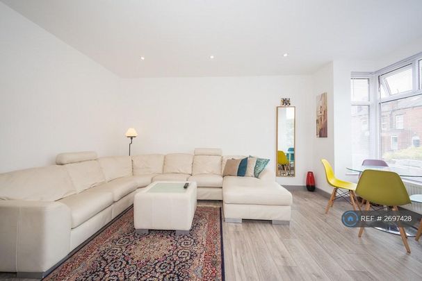 4 bedroom terraced house to rent - Photo 1