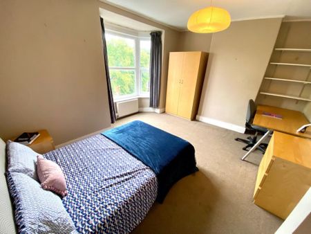 4 bedroom terraced house to rent - Photo 2