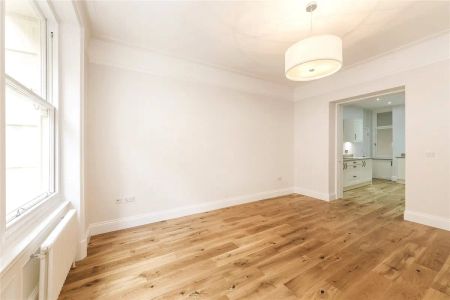 2 bedroom flat in Bloomsbury - Photo 2