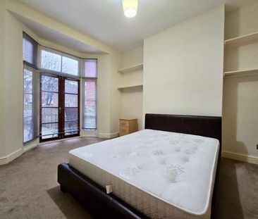 2 Bedroom, 2 bath, 1 reception Flat - Photo 1