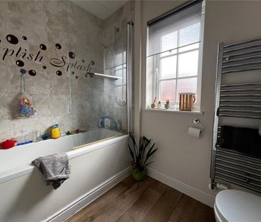 4 bedroom detached house to rent - Photo 4