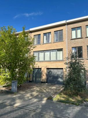 Mooie woning met 3 slaapkamers, garage en tuin - Photo 1