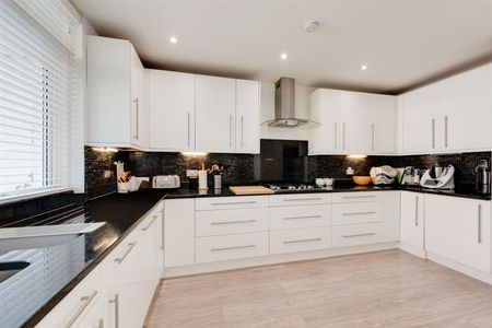 Belsize Road, South Hampstead, London - Photo 2