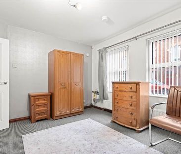 Bedroom 1, 10a Clonavon Terrace, Ballymena, BT43 5BE - Photo 5