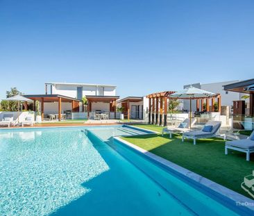 Robina’s Contemporary Gem – Terrace Living with Supreme Comfort and... - Photo 4