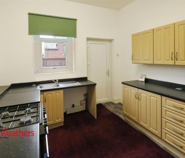 3 bedroom end of terrace house to rent - Photo 3