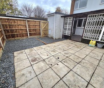 2 bedroom end of terrace house to rent - Photo 3