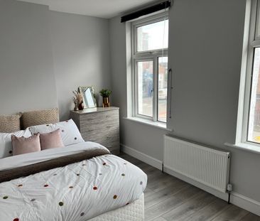 Room in a Shared Flat, Homerton High Street, E9 - Photo 2