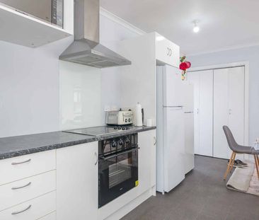 Modern & Spacious 3-Bedroom Brick Home For Rent - Photo 3