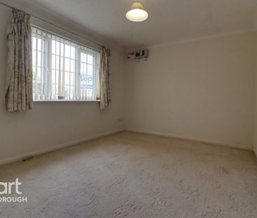 3 bedroom detached bungalow to rent - Photo 2