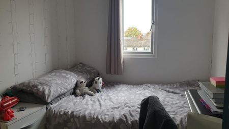 6 bedroom terraced house to rent - Photo 4