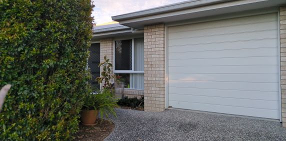 Wynnum West - Photo 2