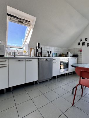 3-Zi.-DG-Wohnung mit schöner Dachterrasse - Zentrumsnah! - Photo 1