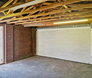 Bedford Way, Rugeley - Photo 4