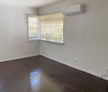 Furnished 1 Bedroom Renovated House for Rent - Close to UQ and Amen... - Photo 1